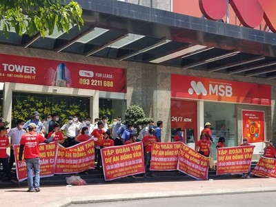 Khách hàng TNR Star Đồng Văn vây kín trụ sở TNR Holdings?