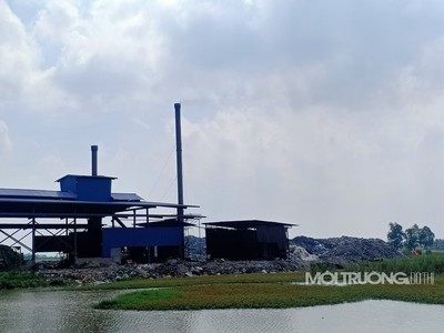 Bắc Ninh: Hãi hùng lò đốt rác thải sinh hoạt theo kiểu ‘nửa mùa’