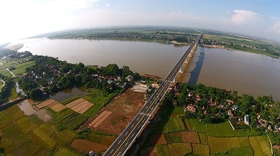 Vì sao Hà Nội chưa hoàn thành quy hoạch 2 bờ sông Hồng?