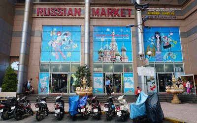 Đi chợ Nga giữa lòng Sài Gòn