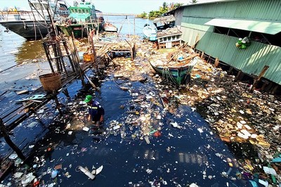 Rác thải lấn biển, “nhấn chìm” đảo:Đảo Ngọc sẽ chìm giữa biển... rác
