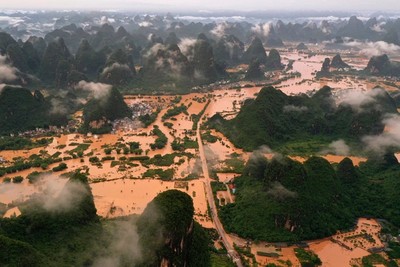 Trung Quốc báo động mưa lũ lớn bất thường 31 ngày liên tiếp