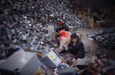 Năm 2019, thế giới thải ra 53,6 triệu tấn rác điện tử