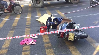 Đà Nẵng: Người phụ nữ chạy xe máy tử vong sau va chạm với xe tải