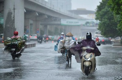 Dự báo thời tiết ngày 12/7: Hà Nội đón cơn mưa vàng giải nhiệt