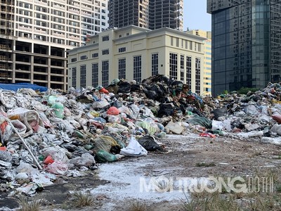 Bãi rác bất đắc dĩ đối diện Viện Kiểm sát Nhân dân tối cao