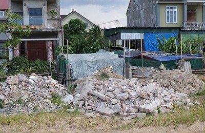 TP Vinh: Đổ trộm rác xây dựng, chính quyền loay hoay tìm giải pháp