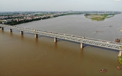 Chính thức cấm các phương tiện lưu thông qua cầu Thăng Long