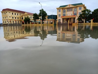 Hà Tĩnh: Trung tâm Hành chính huyện Kỳ Anh như một biển hồ mưa