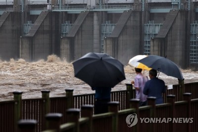 Chuyên gia lý giải nguyên nhân mưa to bất thường ở Hàn Quốc