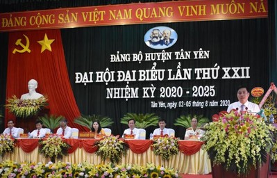Đồng chí Đinh Đức Cảnh được bầu Bí thư huyện uỷ Tân Yên khoá XXII