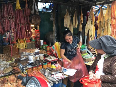 Độc đáo Chợ Campuchia giữa lòng Sài Gòn