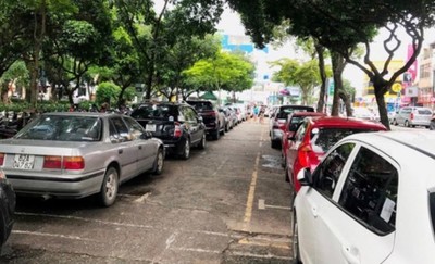 Vật vờ tìm bến đỗ ô tô giữa Sài Gòn