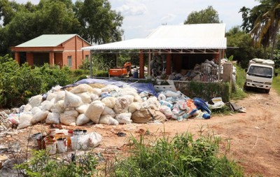 Tây Ninh: Bắt quả tang doanh nghiệp đổ chất thải ra môi trường