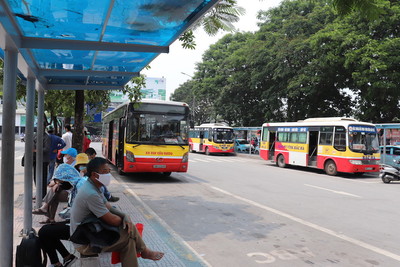 Hà Nội dự kiến bổ sung hơn 2.500 điểm dừng xe bus