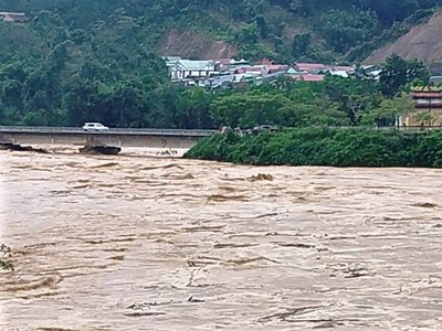 Lũ quét khiến vùng cao Quảng Nam ngập sâu trong nước