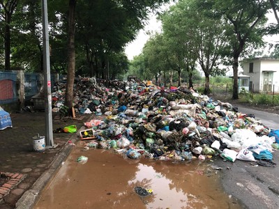 Đường Trần Hữu Dực biến thành phố rác thải, nỗi ám ảnh của dân