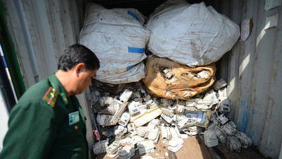 Loay hoay trả lại 600 container phế liệu độc hại vì chủ hàng bỏ chạy