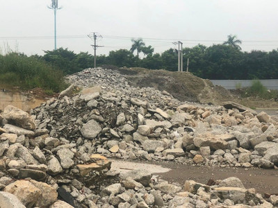 Hà Nội: Đất dự án biến thành bãi tập kết phế thải