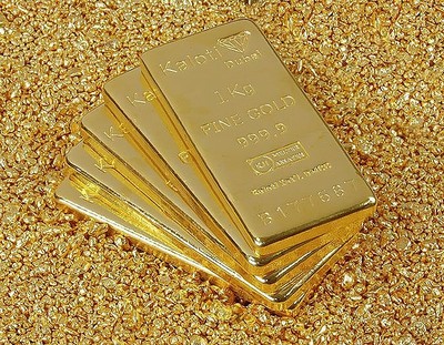 Giá vàng tăng mạnh cuối tuần, nhà đầu tư tích trữ thêm vàng