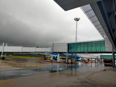 Tạm đóng cửa khai thác 2 sân bay Vinh & Thọ Xuân vì bão số 7
