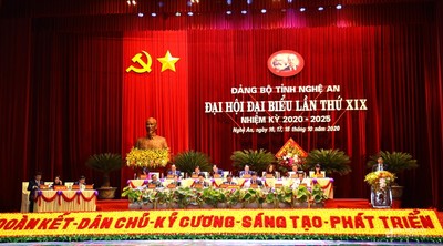 Thủ tướng Nguyễn Xuân Phúc dự và chỉ đạo Đại hội ĐB Đảng bộ Nghệ An