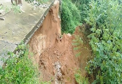 Nghệ An: Xuất hiện sạt lở đất tại Quốc lộ 16 miền Tây xứ Nghệ
