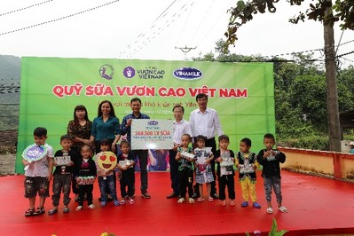 Vinamilk và Quỹ vươn cao Việt Nam đến với trẻ em vùng cao Yên Bái
