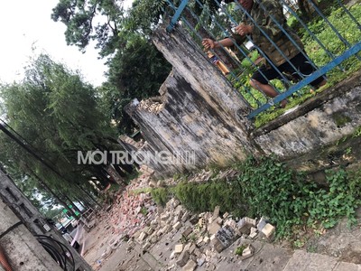 Gia Lai:Bức tường lớn ngay trung tâm thành phố sắp đổ đã được đập bỏ