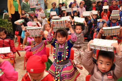 Quỹ sữa vươn cao Việt Nam khuyến khích học sinh vùng cao đến trường