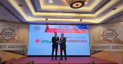 VPBank năm thứ 3 nhận giải thưởng: Ngân hàng chuyển đổi số tiêu biểu