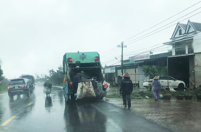 Đắk Lắk: Người dân yêu cầu đóng cửa ngay bãi chôn lấp rác tập trung