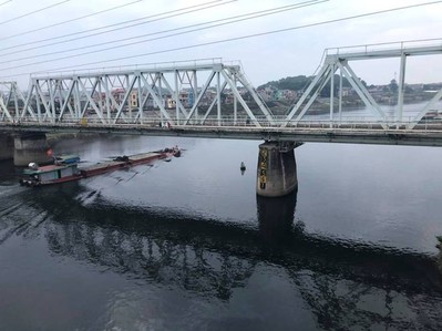 Sông Cầu 'giãy chết', Bắc Giang tiếp tục 'cầu cứu' Bộ Tài Nguyên