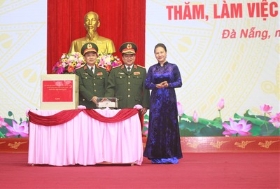 Đà Nẵng: Chủ tịch Quốc hội thăm và làm việc Bộ Tư lệnh Quân khu 5