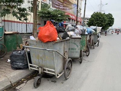 Đã thu gom được 200 tấn rác thải tồn đọng tại quận Nam Từ Liêm