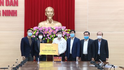 Quảng Ninh tiếp nhận 10.000 test xét nghiệm Covid-19 từ Sun Group