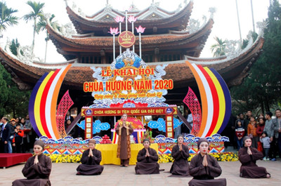Hà Nội dừng tổ chức lễ khai hội Chùa Hương năm 2021