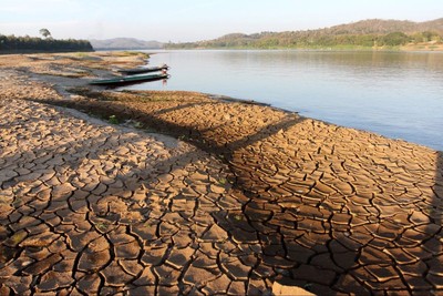 Nước sông Mekong thấp mức lo ngại vì đập thủy điện Trung Quốc