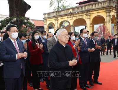 Tổng Bí thư, Chủ tịch nước trồng cây tại Hoàng Thành Thăng Long