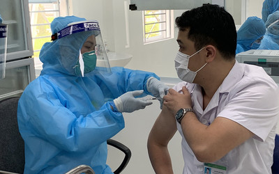 Triển khai tiêm vắc-xin phòng Covid-19 tại thành phố Hưng Yên