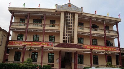 Thái Bình: Toàn bộ trụ sở một xã “đóng cửa” để… đi họp?
