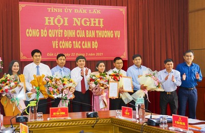 Tỉnh ủy Đắk Lắk công bố các quyết định về công tác cán bộ