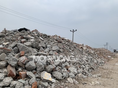 Khoái Châu (Hưng Yên): Phát hiện bãi rác thải xây dựng ở xã Tân Dân