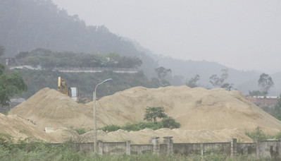 Đà Nẵng: Chính quyền ra tay dẹp bãi cát trái phép