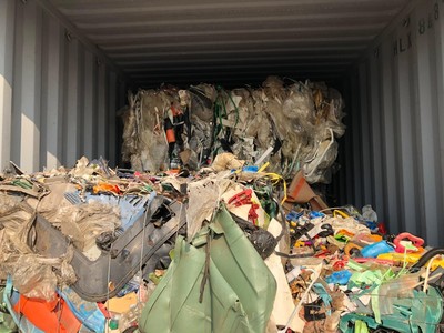 Sắp cưỡng chế xử lý hàng nghìn công-ten-nơ rác ngoại nằm cảng