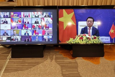 Chủ tịch nước Nguyễn Xuân Phúc dự hội nghị thượng đỉnh về khí hậu