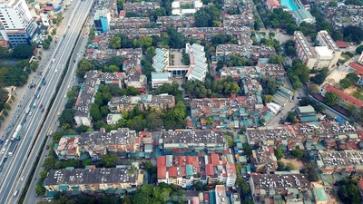 Tận thấy những khu chung cư cũ ở Hà Nội hư hỏng nặng chờ cải tạo