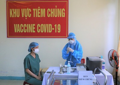 Quảng Ngãi có 8 trường hợp sốc phản vệ sau khi tiêm vắc xin Covid-19