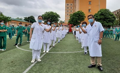 Lễ xuất quân tình nguyện giúp tỉnh Bắc Giang chống dịch Covid-19