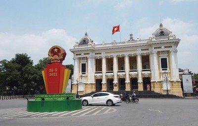 [Video] Thủ đô Hà Nội trang hoàng cờ hoa sẵn sàng cho ngày bầu cử